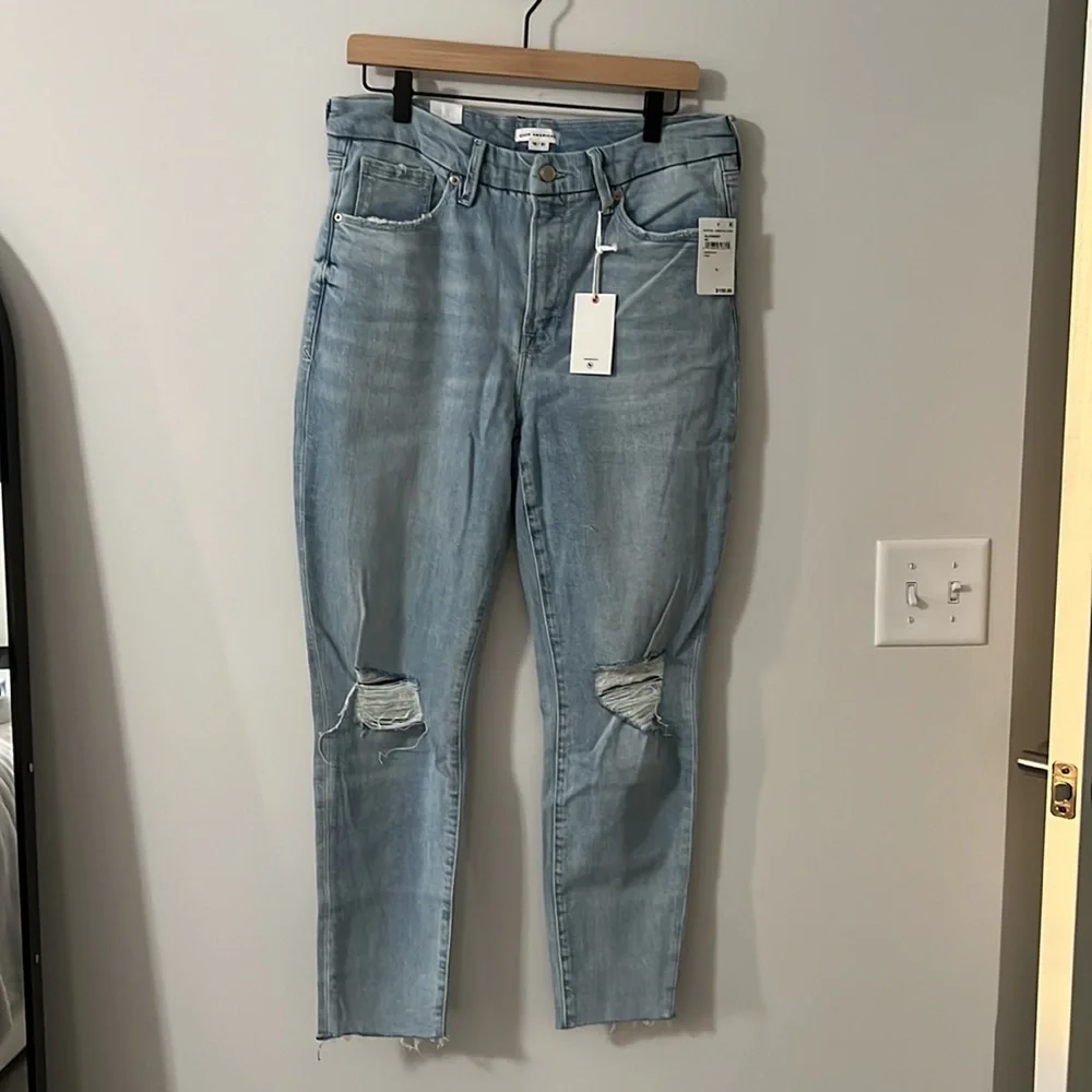 •GOOD AMERICAN • GOOD LEGS CROP RAW HEM Jeans - Picture 1 of 15